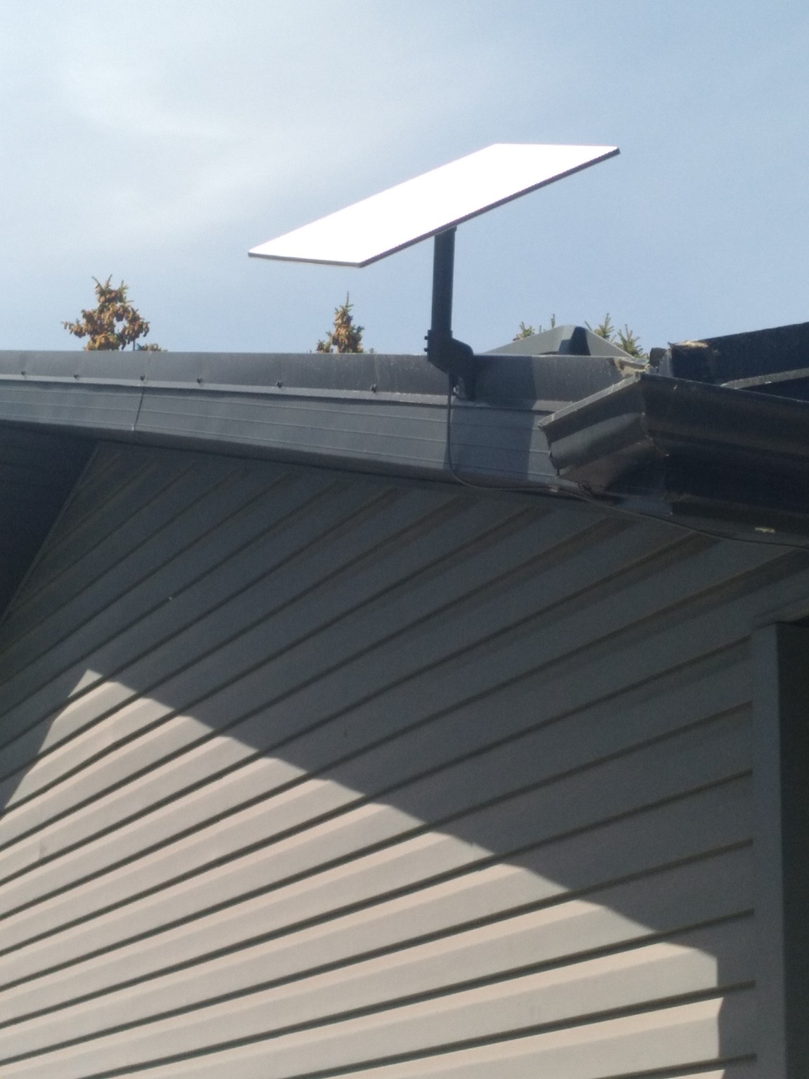 Starlink eave installation avec un propre câble parcours